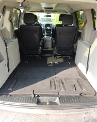 Chrysler Town &amp; Country cena 55900 przebieg: 222000, rok produkcji 2016 z Swarzędz małe 121